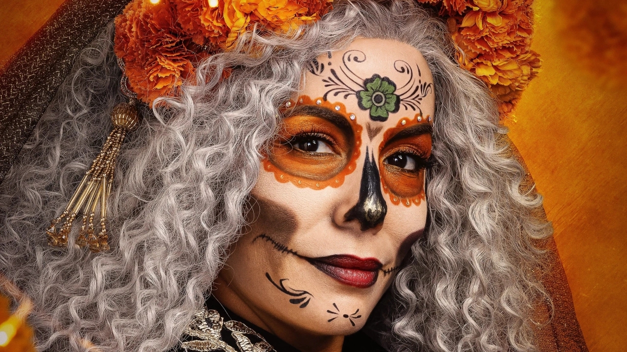 Christmas Karma: Eva Longoria celebra il talento di Gurinder Chadha