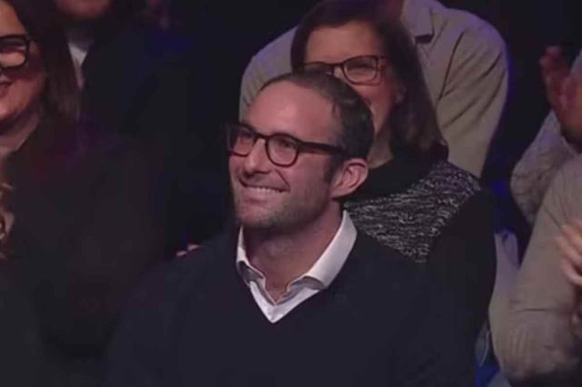 Gerry Scotti emozionato per la visita del figlio a La Ruota della Fortuna