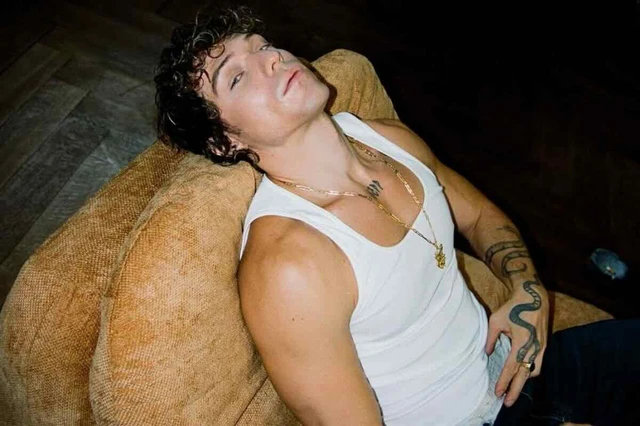 Irama: un viaggio nei 30 anni di successi e vita privata dell'ex concorrente di Amici