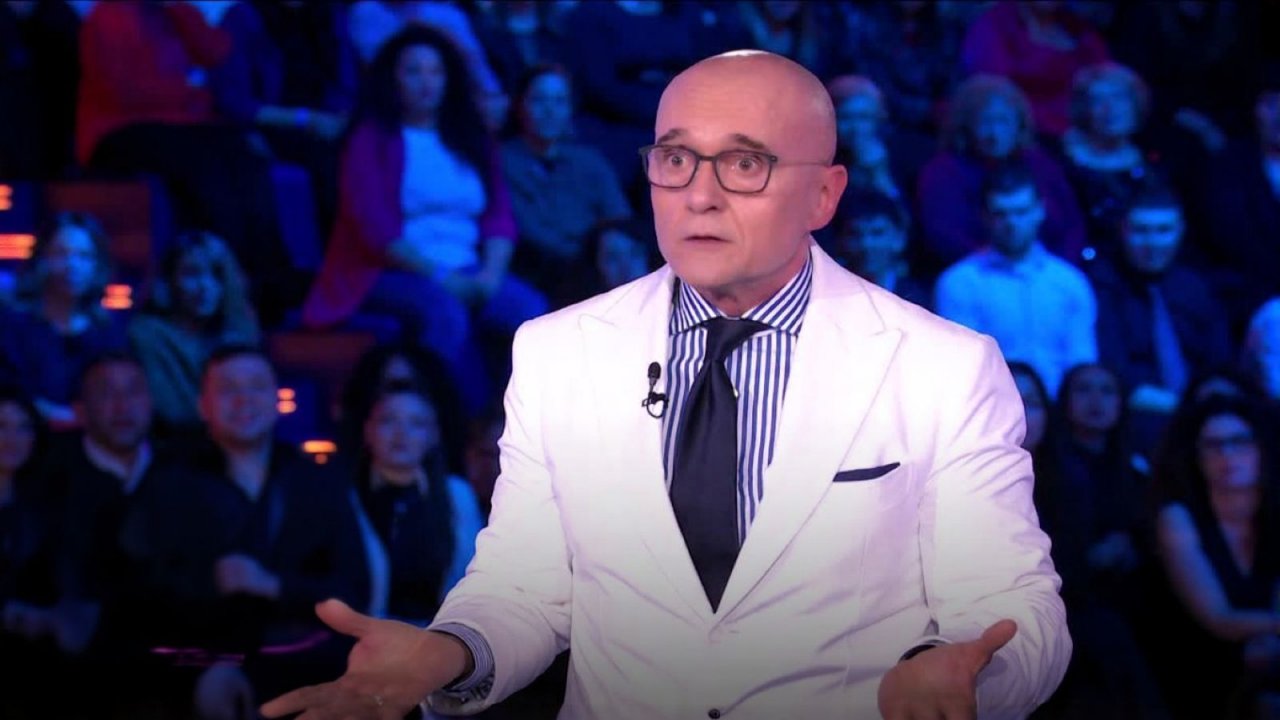 Alfonso Signorini sotto inchiesta per presunti abusi: le rivelazioni di Medugno