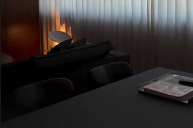 La Residenza Milanese di Stefano De Martino: Un Rifugio Elegante nel Cuore della Città