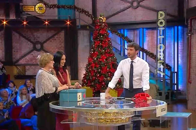 Affari tuoi: Giulia trionfa con 100mila euro nella puntata del 19 dicembre 2025