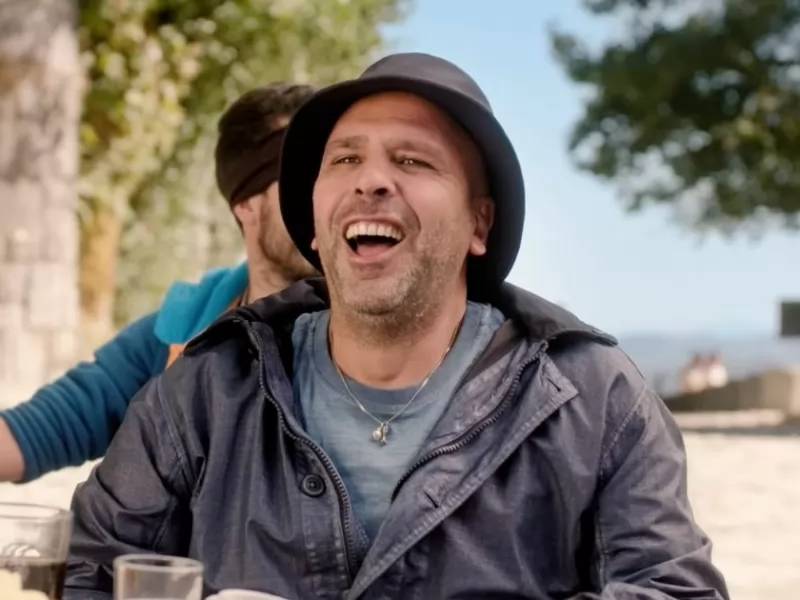 Buen Camino: Il nuovo film di Checco Zalone e il suo budget da record