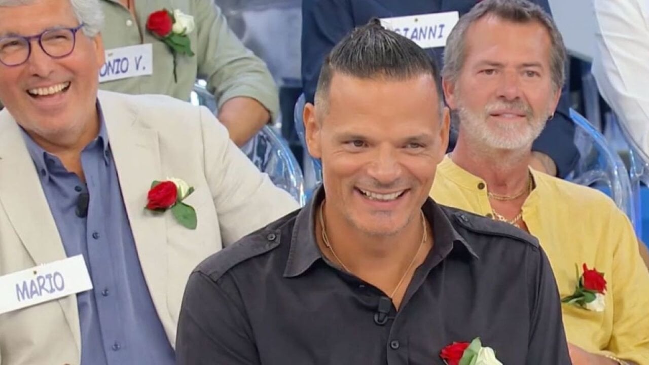 Uomini e Donne: Federico crea tensione con messaggi inappropriati, Mario mostra interesse per Barbara De Santis