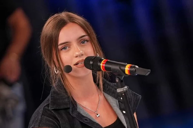 Anticipazioni Amici: Domenica 21 dicembre tra sfide e decisioni cruciali