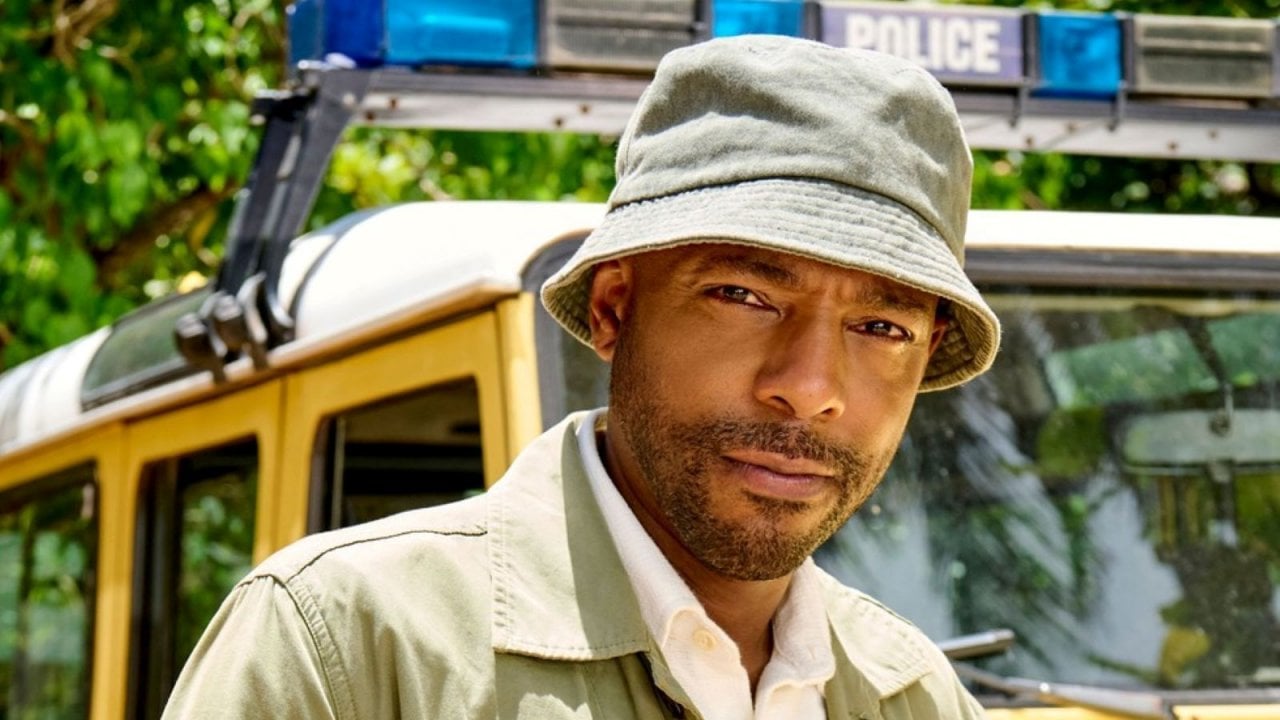 Stasera su Rai 2: Speciale Natalizio di Delitti in Paradiso