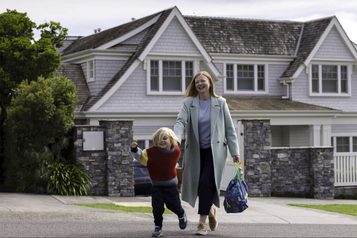 All Her Fault: il Thriller Domestico che Cattura l'Attenzione su Sky e NOW