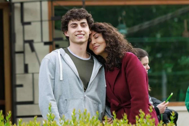 A Testa Alta: La Nuova Serie di Canale 5 con Sabrina Ferilli