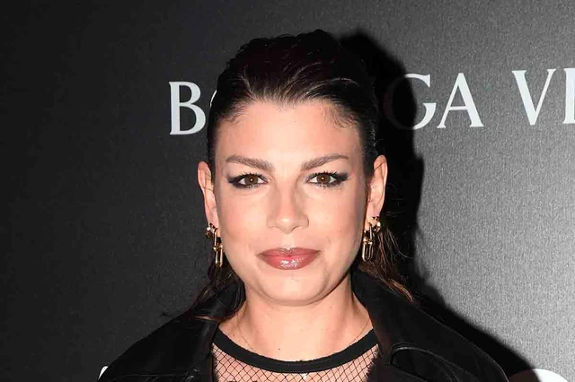 Emma Marrone rifiuta l'invito di Stefano De Martino per Affari Tuoi: cosa sta accadendo